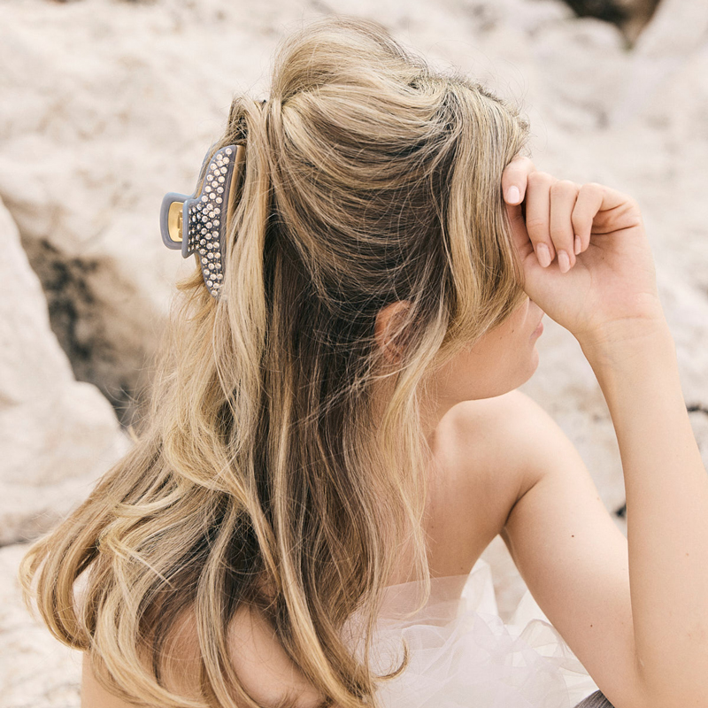 Alexandre de Paris hair accessories : jaw clips, hair