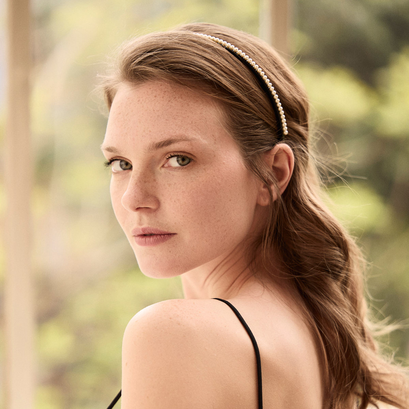 Michelle⭐︎ALEXANDRE DE PARIS LISERAI Amazon.com: Alexandre de Paris Women's Les Liserai Hair Clip